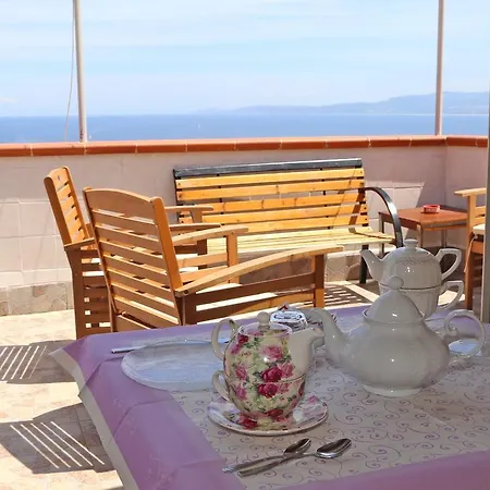 B&B Lupolciu E Calarina 카스텔사르도