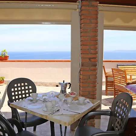 B&B Lupolciu E Calarina 카스텔사르도